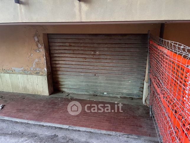 Box/posto auto in residenziale in Corso Europa 95 r