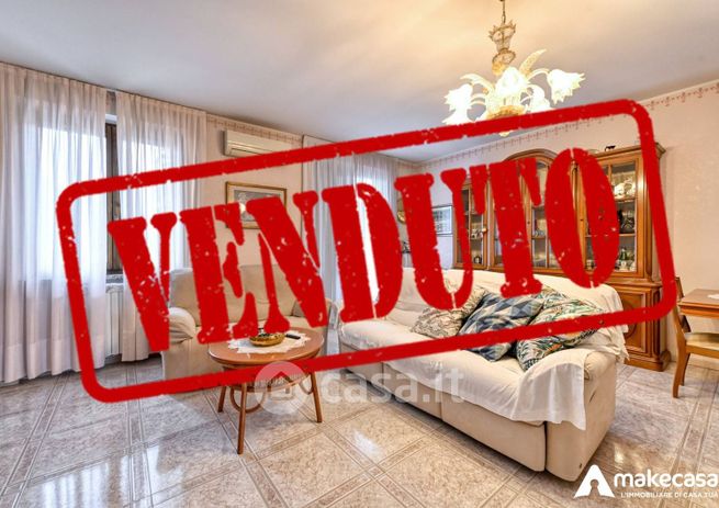 Villetta a schiera in residenziale in Via Montessori 23