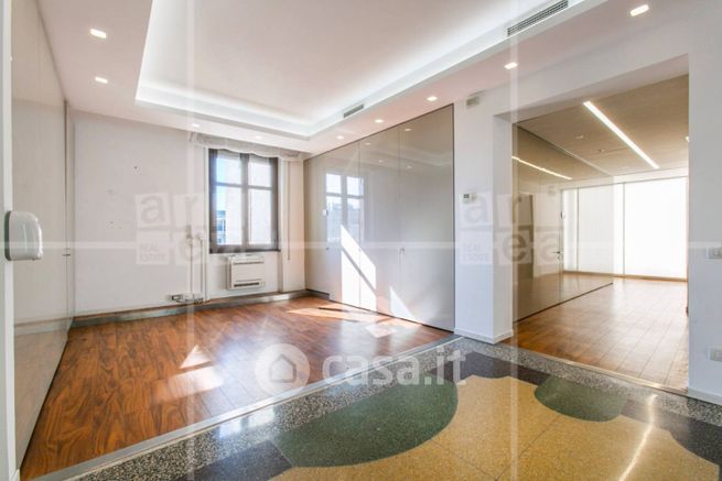 Ufficio in commerciale in Via Barberini