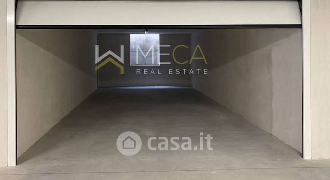 Box/posto auto in residenziale in Via del Roveto