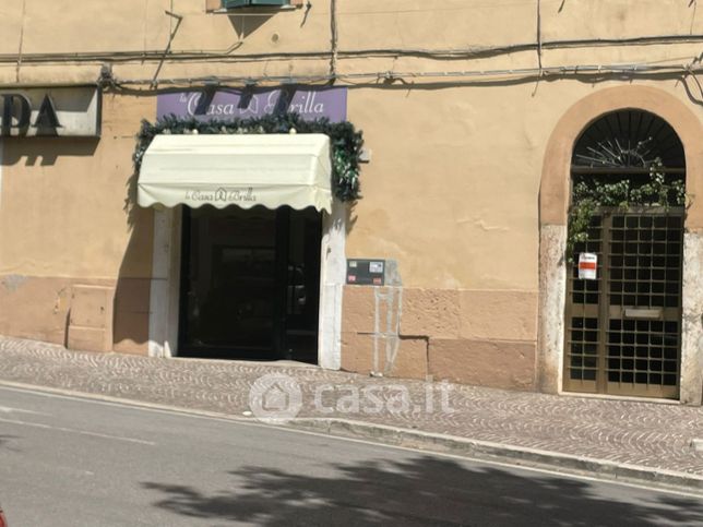 Negozio/locale commerciale in commerciale in Via 25 Ottobre 7