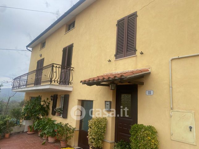 Casa indipendente in residenziale in Contrada Varano 11