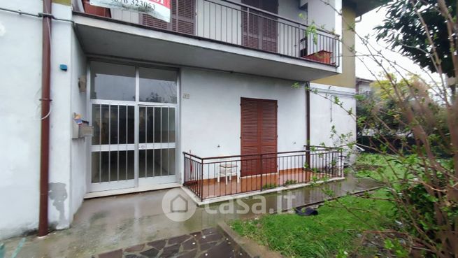 Appartamento in residenziale in Via Cisa