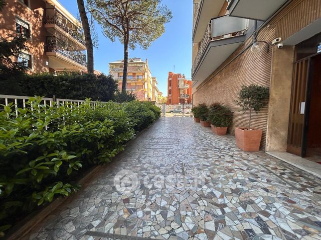 Appartamento in residenziale in Via Giacinto Carini