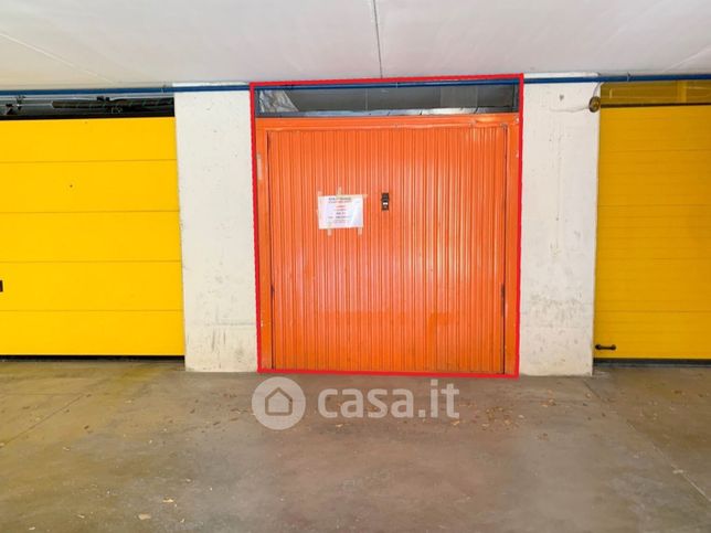 Garage/posto auto in residenziale in Corso Vicenza 20