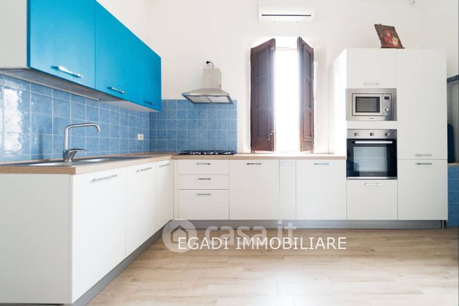 Appartamento in residenziale in Lungomare Duilio