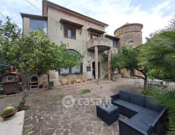 Appartamento in residenziale in Via Mattine 42