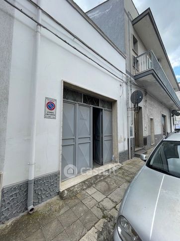 Box/posto auto in residenziale in Via Genova 10
