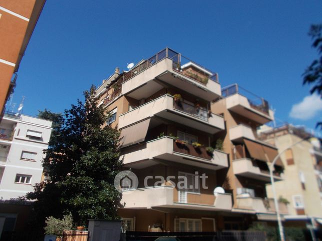 Appartamento in residenziale in Via Luciano Zuccoli