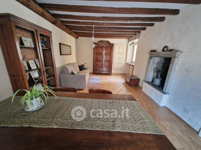 Appartamento in residenziale in Via Federico Confalonieri 11