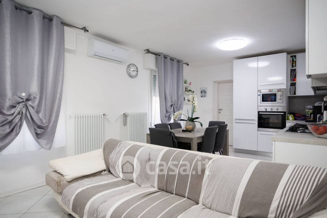 Casa bi/trifamiliare in residenziale in Via Cervese 1555