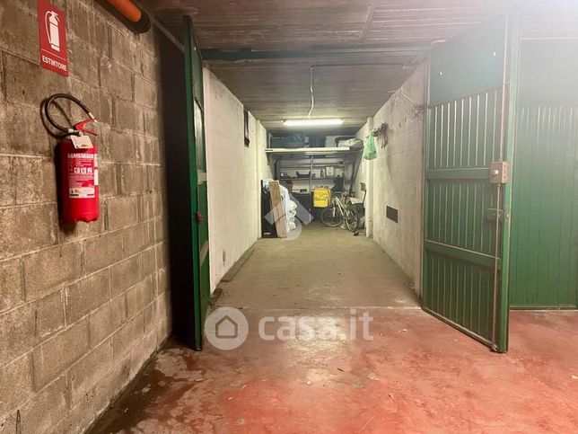 Garage/posto auto in residenziale in Via Crea 51