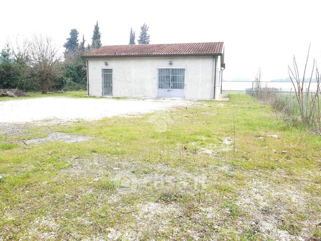 Capannone in commerciale in Via Ravegnana 241
