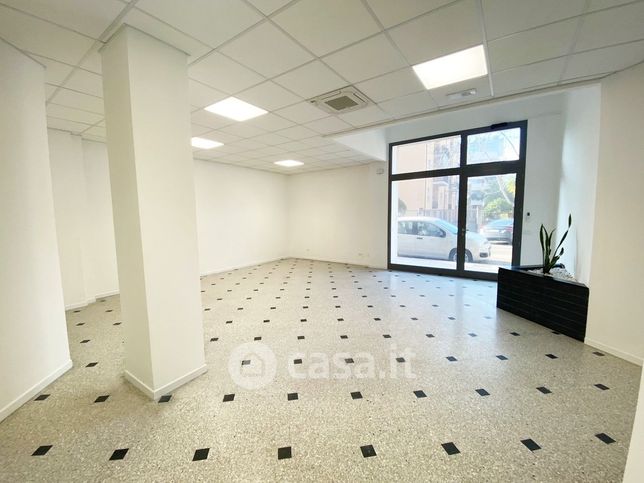 Ufficio in commerciale in Via Beato Nunzio Sulprizio 44