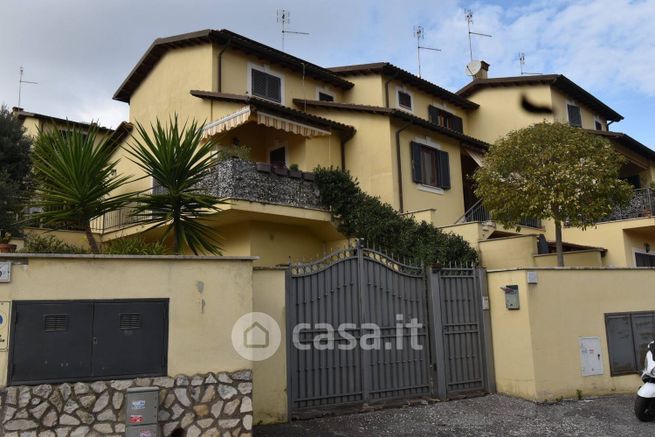 Casa bi/trifamiliare in residenziale in Via Maranello