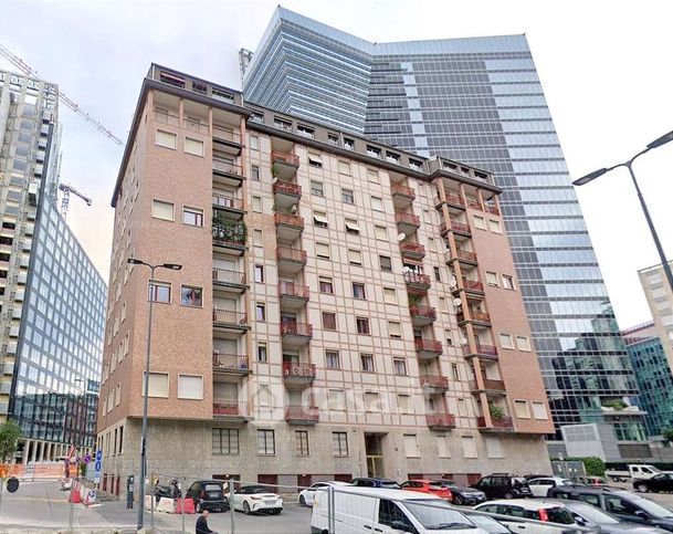 Appartamento in residenziale in Via Emilio Cornalia 19