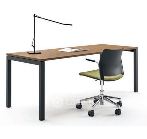 Ufficio in commerciale in Via IV Novembre 40