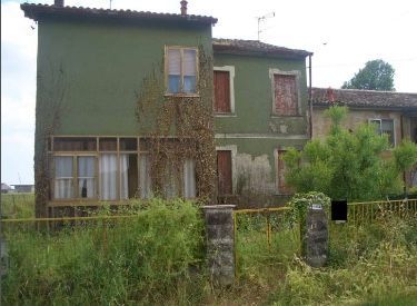 Casa indipendente in residenziale in Via Bassa