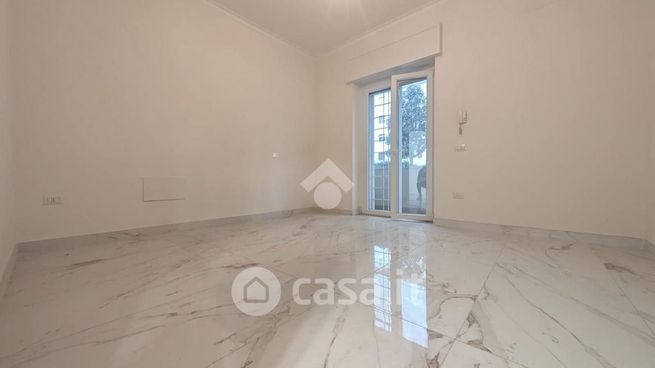 Ufficio in commerciale in Via Padre Mario Vergara 192