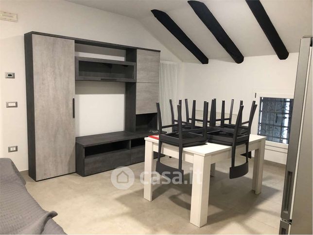 Appartamento in residenziale in Via Circonvallazione