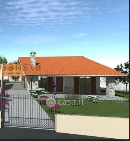 Casa bi/trifamiliare in residenziale in Cipresso