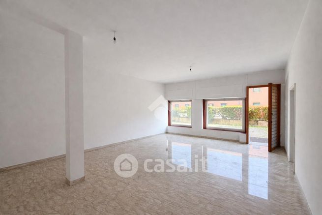 Ufficio in commerciale in Borgo Bassano 17