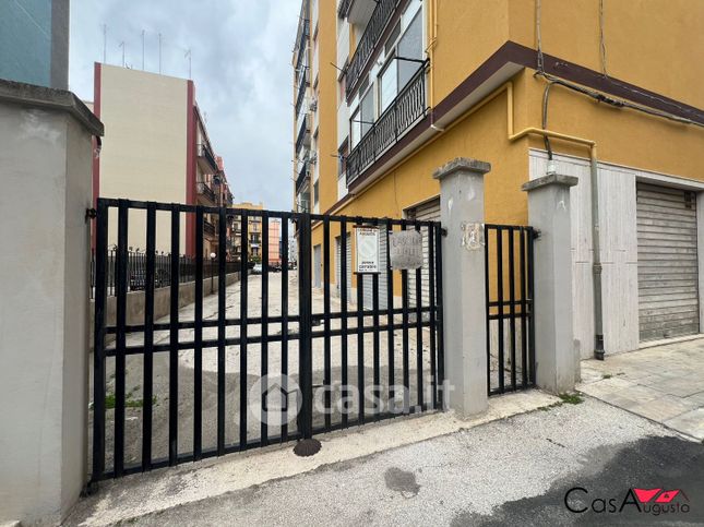 Box/posto auto in residenziale in Via XXV Aprile