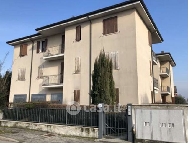 Appartamento in residenziale in Via Grieco R. 30