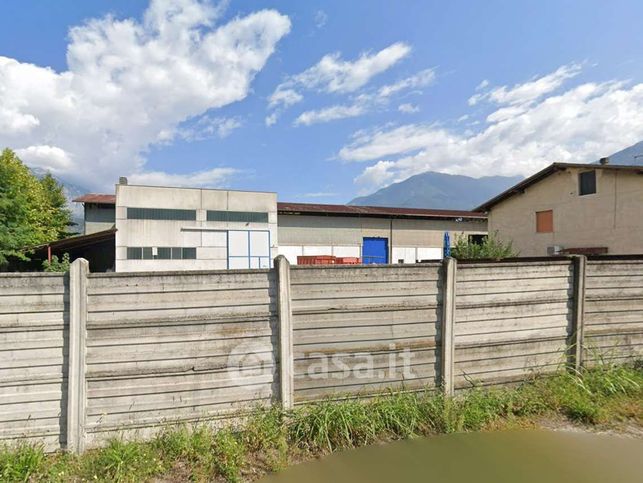 Capannone in commerciale in Via Enrico Fermi 20