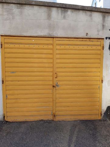 Box/posto auto in residenziale in Corso Giovanni Pascoli