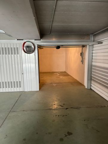 Garage/posto auto in residenziale in Via della Mendola 35