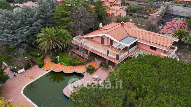 Villa in residenziale in Via della Resistenza 56