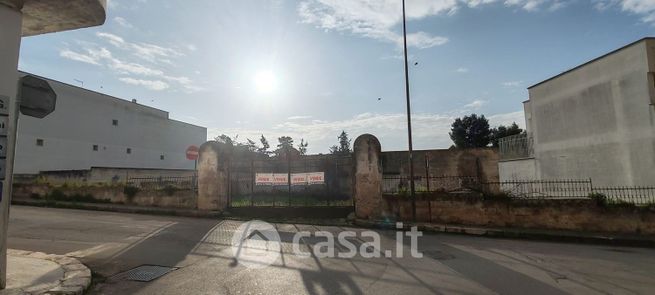 Capannone in commerciale in Via Taranto