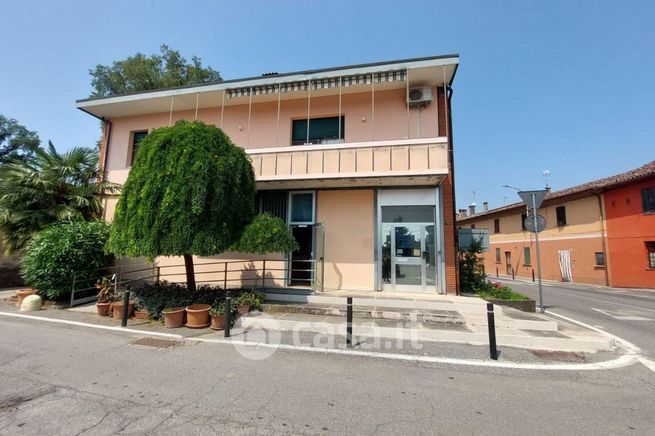 Ufficio in commerciale in Via Amilcare Ponchielli