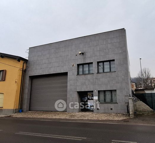 Capannone in commerciale in Via G. Mameli 6