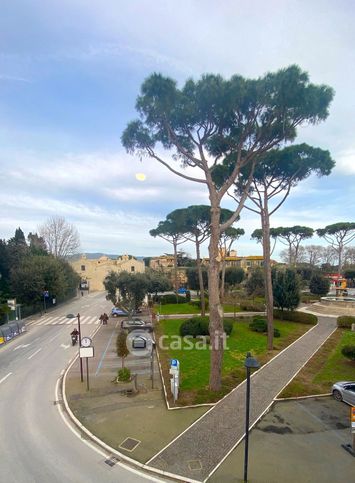 Appartamento in residenziale in Piazza Mario Cortesini