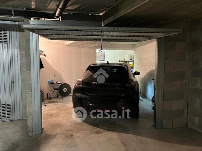 Box/posto auto in residenziale in Via Rickenbach 2