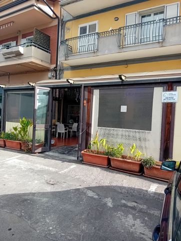 Attivitã /licenza (con o senza mura) in commerciale in Via Casale dei Greci