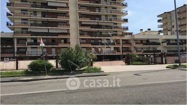 Box/posto auto in residenziale in Via Pietro Nenni