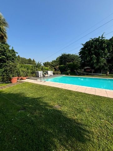 Casa indipendente in residenziale in 