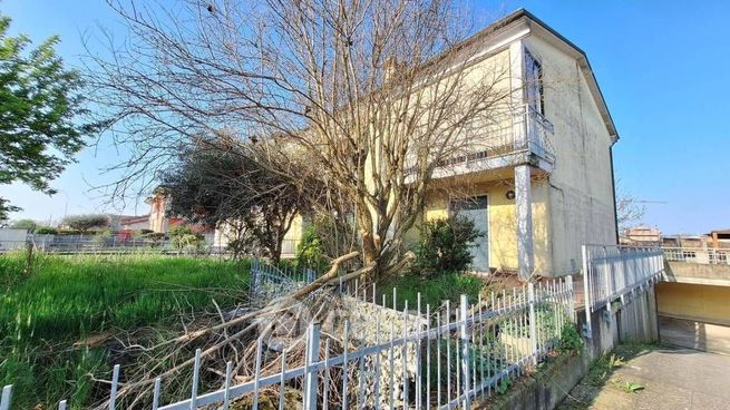 Appartamento in residenziale in Via Giacomo Leopardi 87
