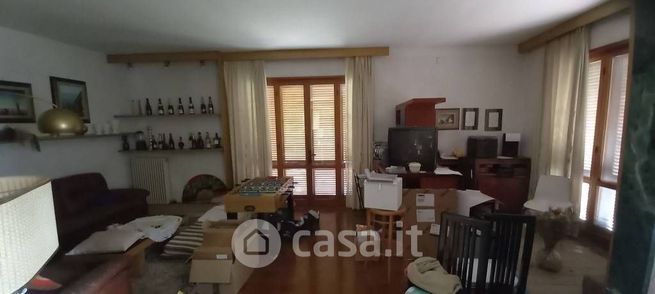 Villa in residenziale in 