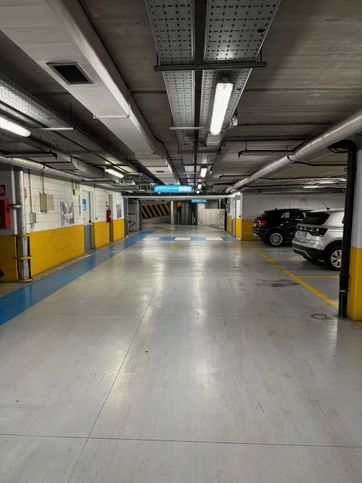 Garage/posto auto in residenziale in Viale Luigi Majno