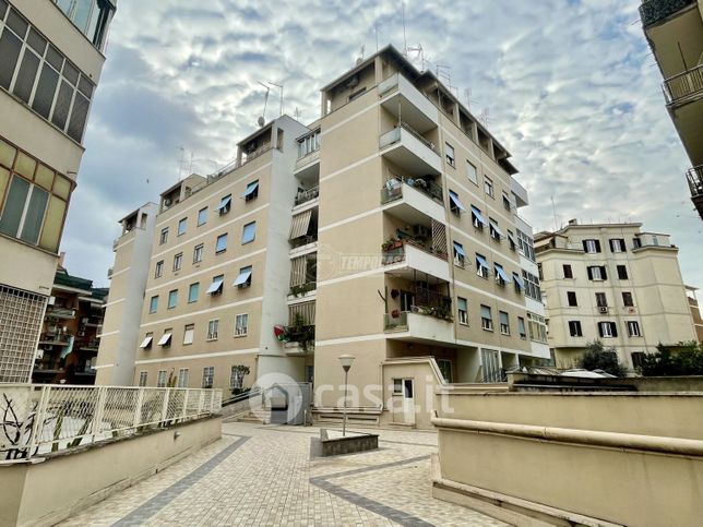 Appartamento in residenziale in Via Tuscolana 944