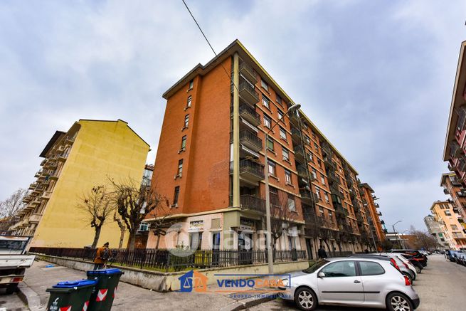 Box/posto auto in residenziale in Via Albenga 11