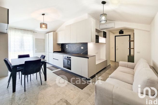 Appartamento in residenziale in Via Edmondo de Amicis 4