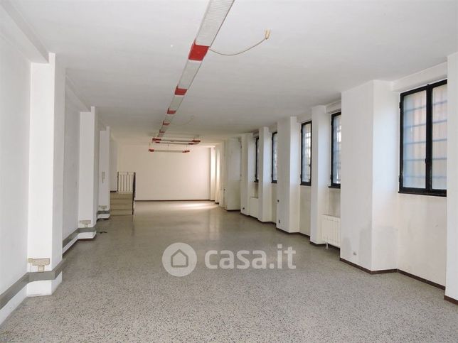 Ufficio in commerciale in Via Privata Martino Lutero 4