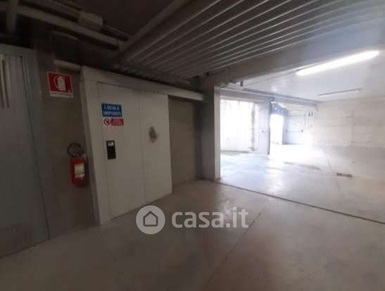 Box/posto auto in residenziale in Via San Carlo