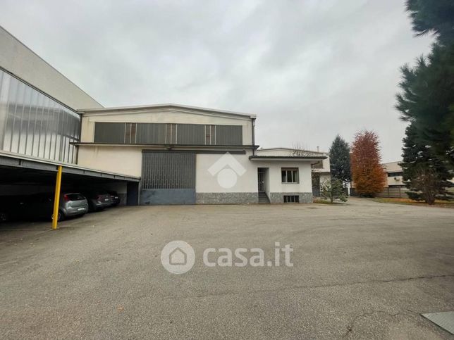 Capannone in commerciale in Via Ragazzi del 99 79