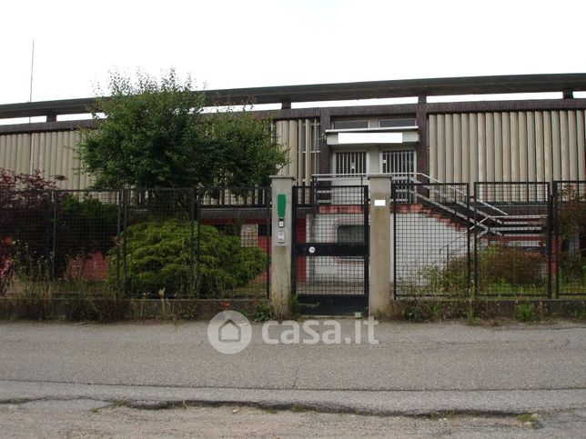 Capannone in commerciale in Via Ceresio 35